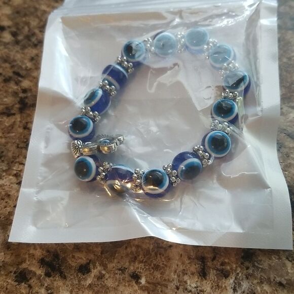 ❤ Blue Evil Eye Beaded Bracelet with Butterfly Charm - Picture 5 of 5